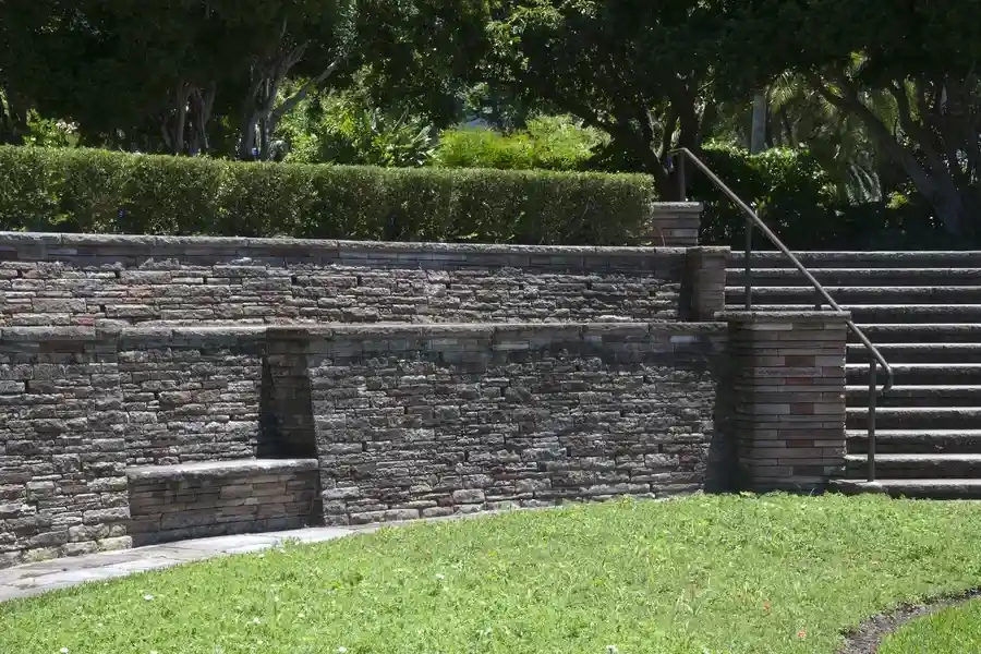 Signs Your Retaining Wall Repair Cannot Be Delayed Saugus, MA